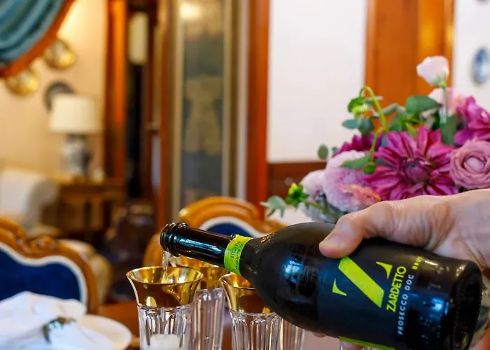 Bosnali Готель Адана