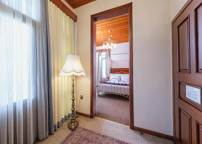 Bosnali Готель