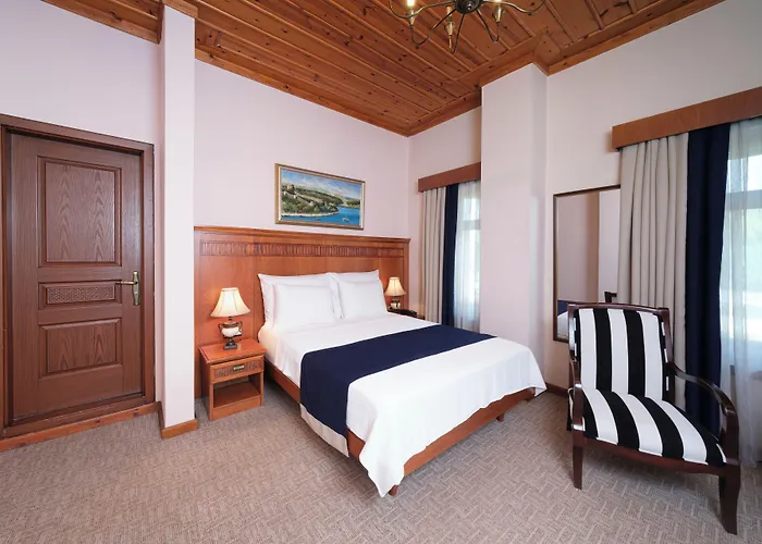 Bosnali Готель Адана